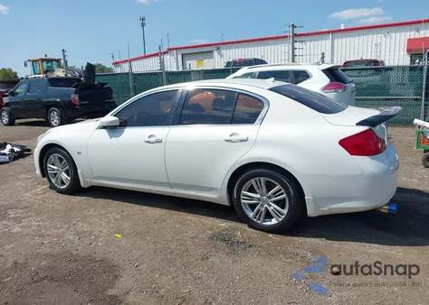 2015 Infiniti Q40 из США, поврежденный, VIN JN1CV6APXFM500619